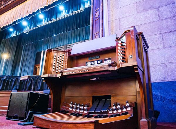 do-see/programs/skinner-pipe-organ-concerts