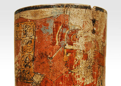 Maya – VESSEL WITH THREE FIGURES AND GLYPHS